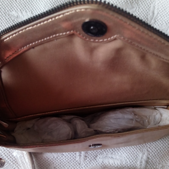 🆕 Banana Republic Gold Crossbody - Picture 4 of 8